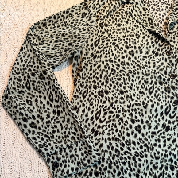 Ecowish Leopard Print Long Sleeve Blouse size L - Picture 3 of 10